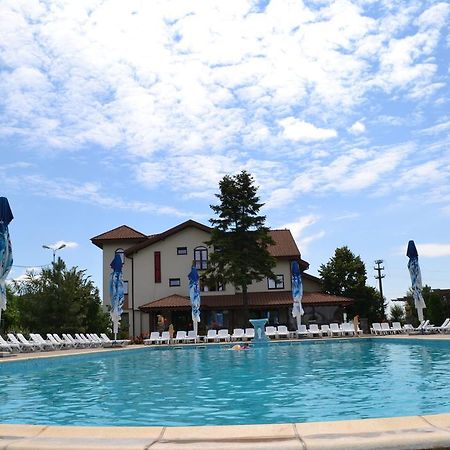 Hotel Doi Taurasi Afumati Ngoại thất bức ảnh