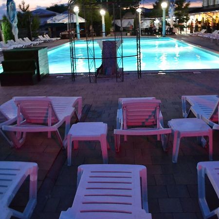 Hotel Doi Taurasi Afumati Ngoại thất bức ảnh