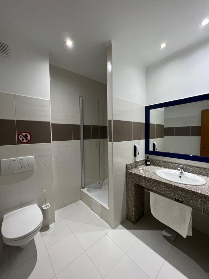 Hotel Doi Taurasi Afumati Ngoại thất bức ảnh
