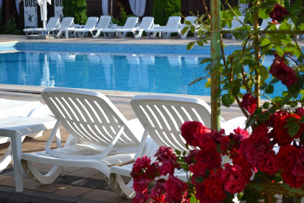 Hotel Doi Taurasi Afumati Ngoại thất bức ảnh