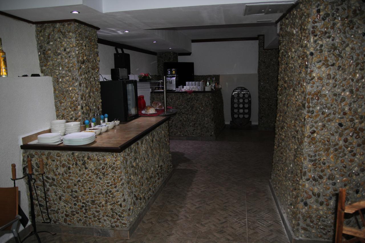 Hotel Doi Taurasi Afumati Ngoại thất bức ảnh